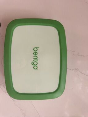 bentgo Kids Green Lunch Box - Leak-Resistant Bento Container